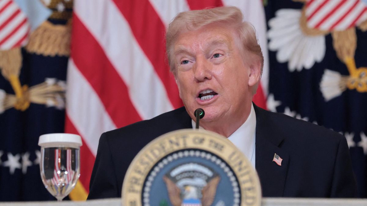 Trumpův odklad úderů na Írán snižuje cenu ropy